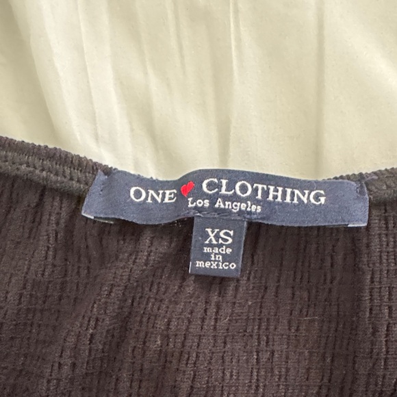 Stylish Black Ruffled Off-Shoulder Blouse - Picture 2 of 2